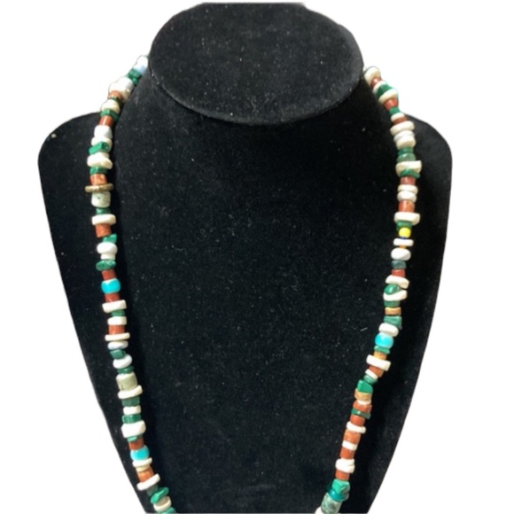 NATIVE Beaded Gemstone necklace - Picture 12 of 13